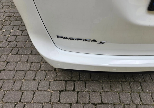 Chrysler Pacifica cena 231117 przebieg: 34463, rok produkcji 2021 z Szubin małe 742